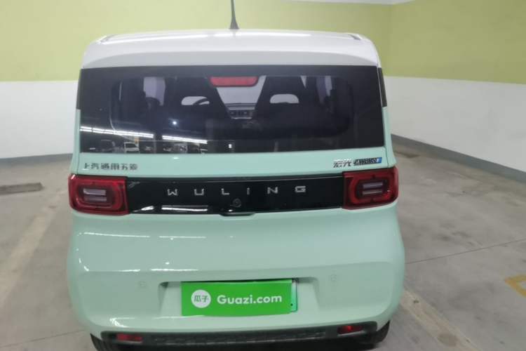 Used Wuling Hongguang MINIEV 2021 Macaron Sandwich Model 170 km Lithium Iron Phosphate Rear