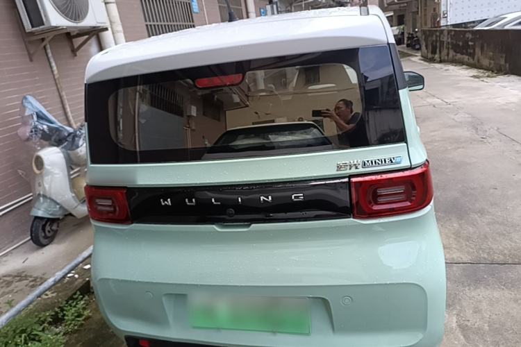 Used Wuling Hongguang MINIEV 2021 Macaron Sandwich Model 170 km Lithium Iron Phosphate Rear