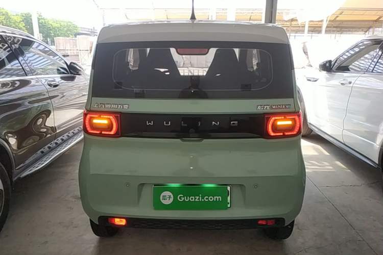 Used Wuling Hongguang MINIEV 2021 Macaron Fashion Model Lithium Iron Phosphate Rear