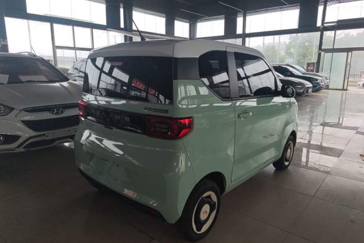 Used Wuling Hongguang MINIEV 2021 Macaron Sandwich Model 120 km Lithium Iron Phosphate Rear Right 45 Deg