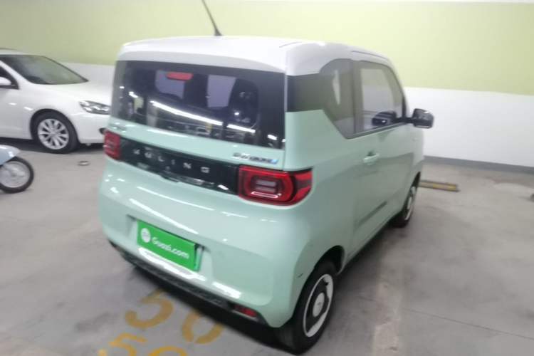 Used Wuling Hongguang MINIEV 2021 Macaron Sandwich Model 170 km Lithium Iron Phosphate Rear Right 45 Deg