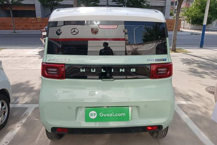 Used Wuling Hongguang MINIEV 2021 Macaron Fashion Model Lithium Iron Phosphate Rear