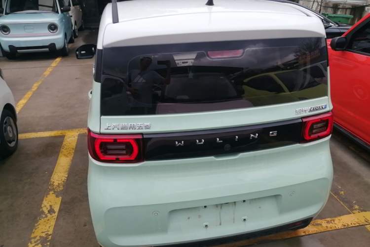 Used Wuling Hongguang MINIEV 2021 Macaron Fashion Model Lithium Iron Phosphate Rear