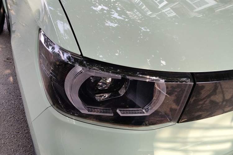 Used Wuling Hongguang MINIEV 2021 Macaron Fashion Model Lithium Iron Phosphate Right Front Headlight