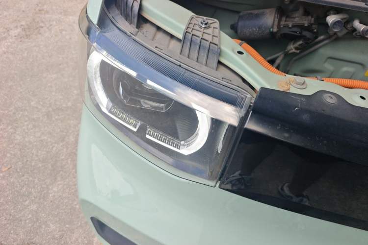 Used Wuling Hongguang MINIEV 2021 Macaron Premium Model – Lithium Iron Phosphate Right Front Headlight