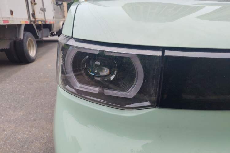 Used Wuling Hongguang MINIEV 2021 Macaron Fashion Model Lithium Iron Phosphate Right Front Headlight