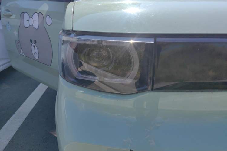 Used Wuling Hongguang MINIEV 2021 Macaron Fashion Edition Lithium-Ion Battery Right Front Headlight