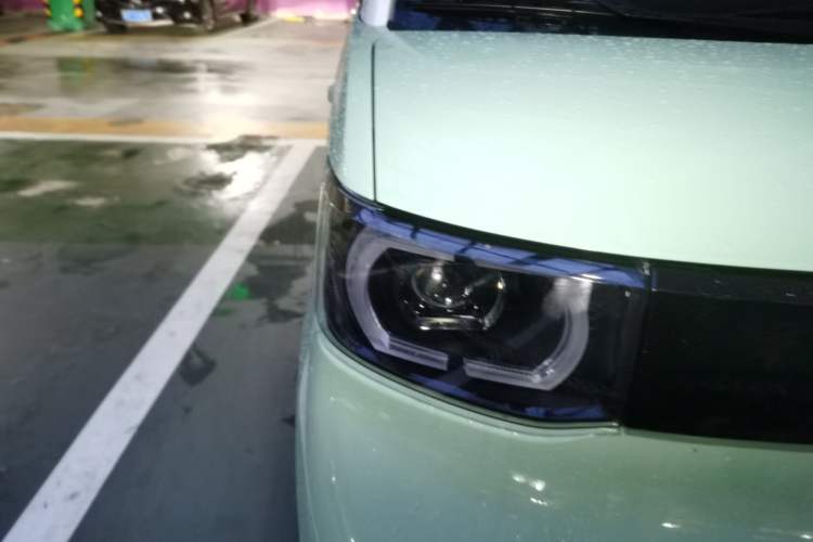 Used Wuling Hongguang MINIEV 2021 Macaron Fashion Model Lithium Iron Phosphate Right Front Headlight