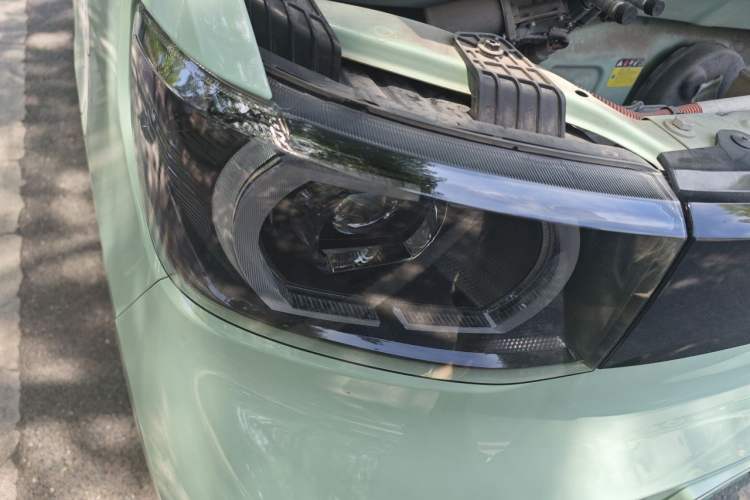 Used Wuling Hongguang MINIEV 2021 Macaron Premium Model – Lithium Iron Phosphate Right Front Headlight
