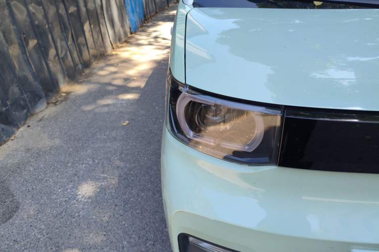 Used Wuling Hongguang MINIEV 2021 Macaron Fashion Model Lithium Iron Phosphate Right Front Headlight