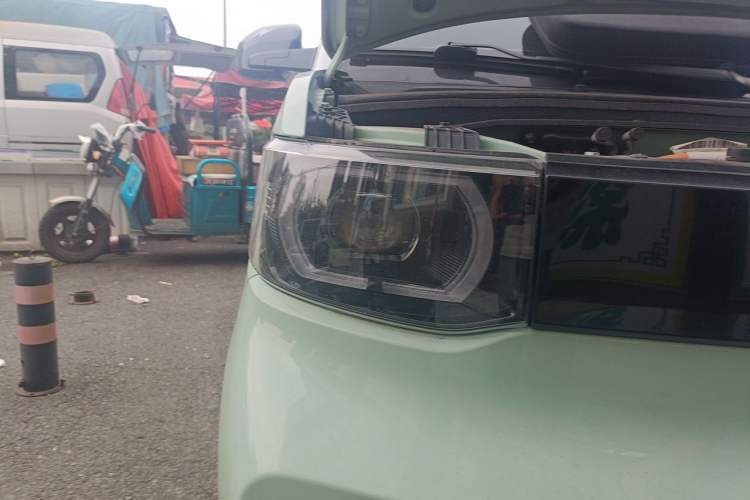 Used Wuling Hongguang MINIEV 2021 Macaron Fashion Model Lithium Iron Phosphate Right Front Headlight