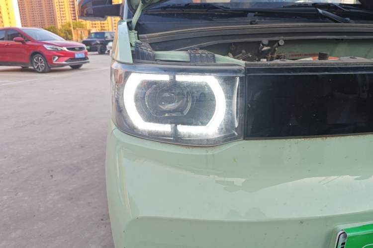 Used Wuling Hongguang MINIEV 2021 Macaron Fashion Model Lithium Iron Phosphate Right Front Headlight