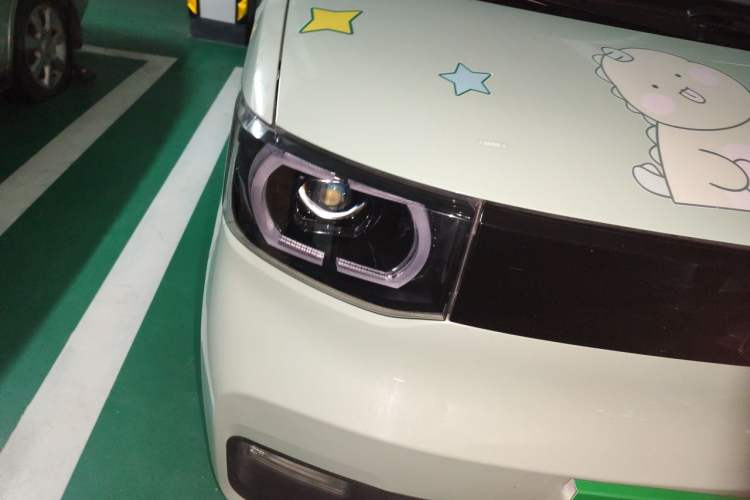 Used Wuling Hongguang MINIEV 2021 Macaron Fashion Model Lithium Iron Phosphate Right Front Headlight