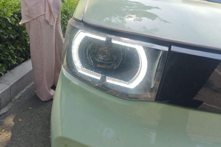 Used Wuling Hongguang MINIEV 2021 Macaron Fashion Model Lithium Iron Phosphate Right Front Headlight