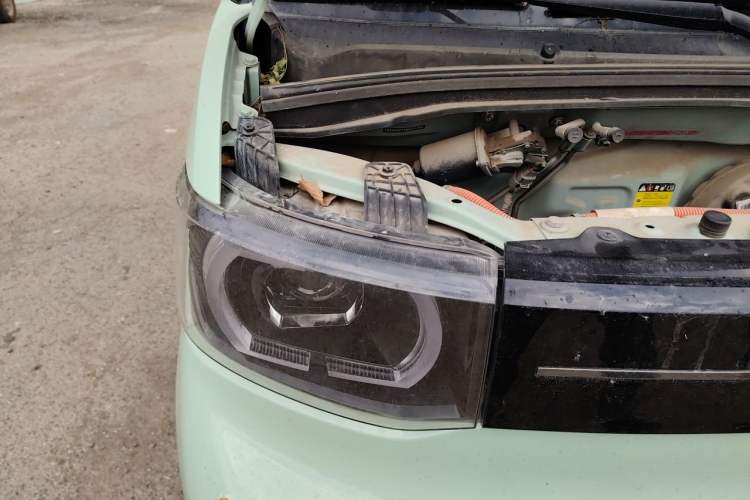 Used Wuling Hongguang MINIEV 2021 Macaron Premium Model – Lithium Iron Phosphate Right Front Headlight