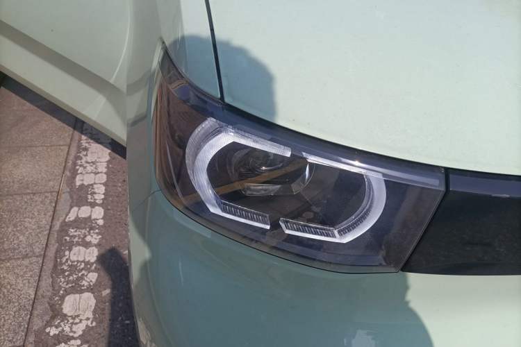 Used Wuling Hongguang MINIEV 2021 Macaron Premium Model – Lithium Iron Phosphate Right Front Headlight