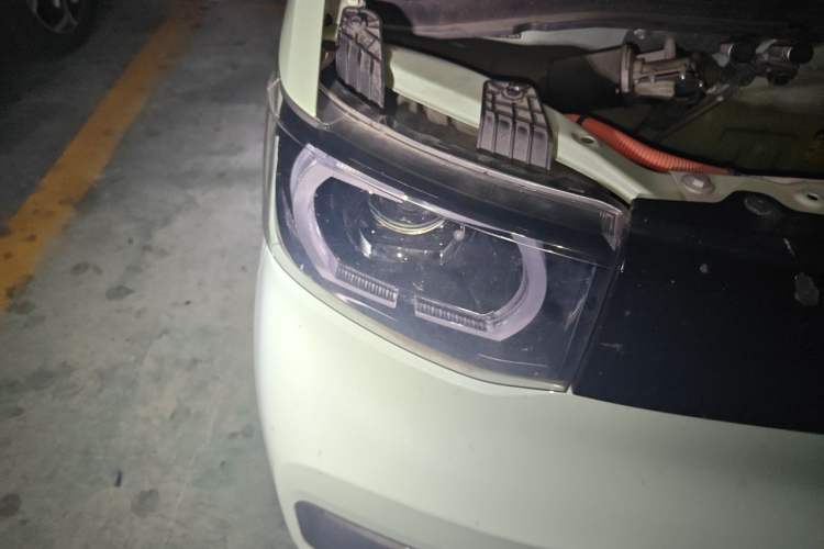 Used Wuling Hongguang MINIEV 2021 Macaron Premium Model – Lithium Iron Phosphate Right Front Headlight