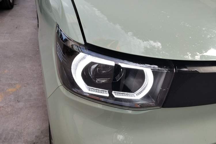 Used Wuling Hongguang MINIEV 2021 Macaron Premium Model – Lithium Iron Phosphate Right Front Headlight