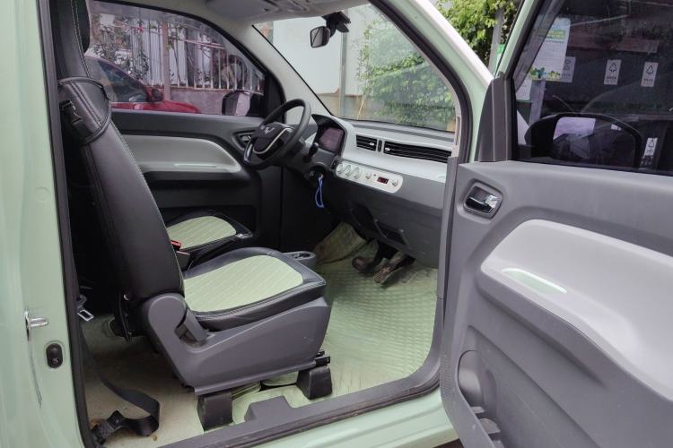 Used Wuling Hongguang MINIEV 2021 Macaron Premium Model – Lithium Iron Phosphate Right Front Seat