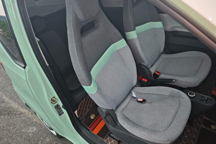 Used Wuling Hongguang MINIEV 2021 Macaron Premium Model – Lithium Iron Phosphate Right Front Seat