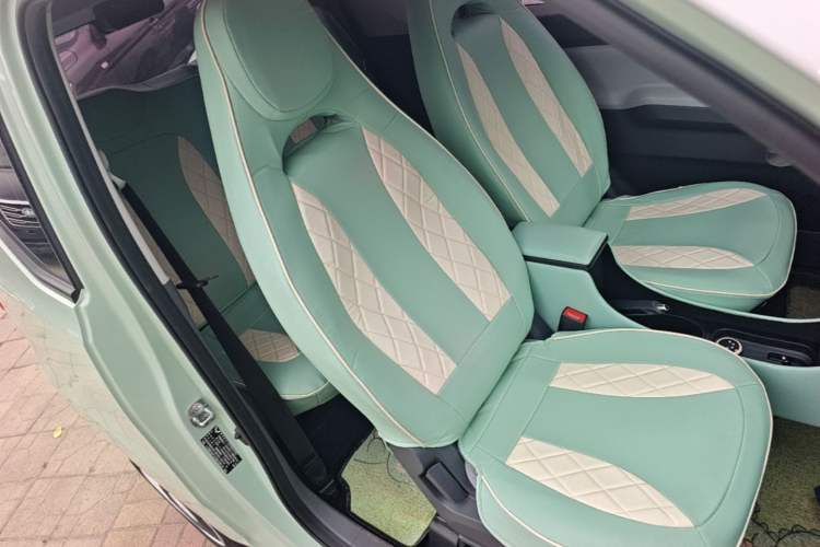 Used Wuling Hongguang MINIEV 2021 Macaron Fashion Model Lithium Iron Phosphate Right Front Seat