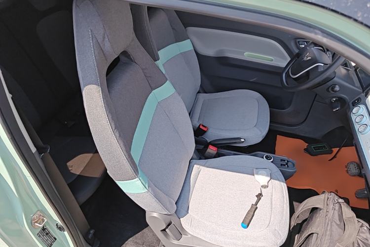 Used Wuling Hongguang MINIEV 2021 Macaron Fashion Model Lithium Iron Phosphate Right Front Seat