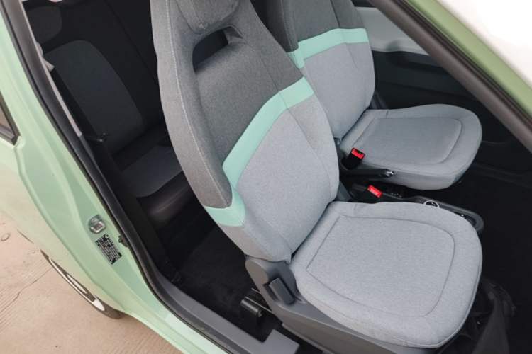 Used Wuling Hongguang MINIEV 2021 Macaron Premium Model – Lithium Iron Phosphate Right Front Seat