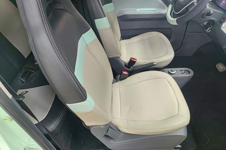 Used Wuling Hongguang MINIEV 2021 Macaron Premium Model – Lithium Iron Phosphate Right Front Seat