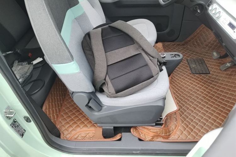 Used Wuling Hongguang MINIEV 2021 Macaron Fashion Model Lithium Iron Phosphate Right Front Seat