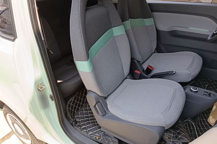 Used Wuling Hongguang MINIEV 2021 Macaron Premium Model – Lithium-NMC Right Front Seat
