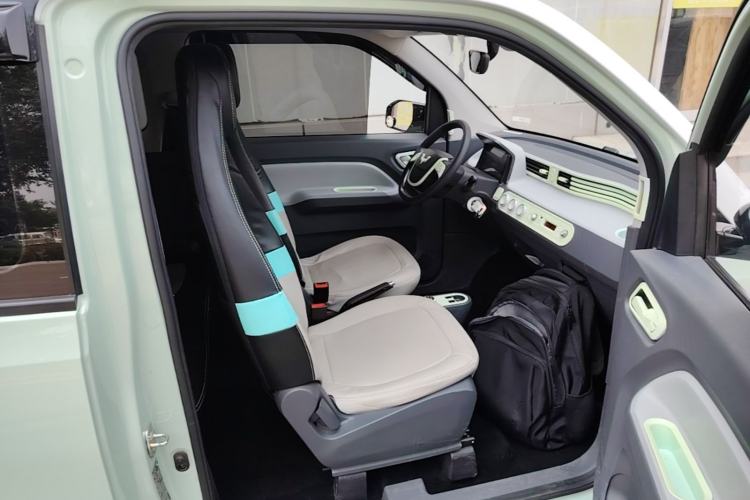 Used Wuling Hongguang MINIEV 2021 Macaron Fashion Edition Lithium-Ion Battery Right Front Seat