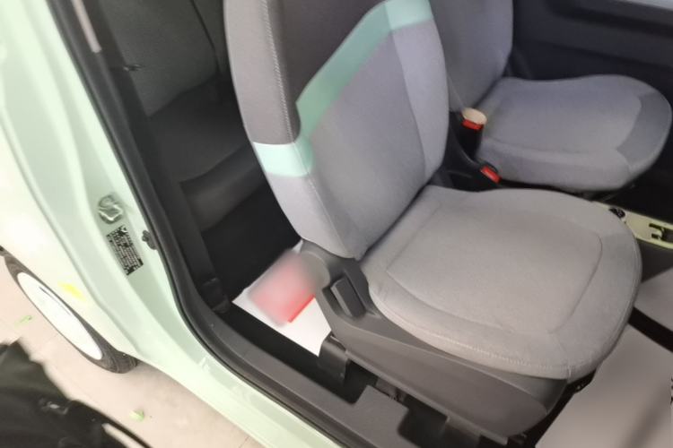 Used Wuling Hongguang MINIEV 2021 Macaron Fashion Model Lithium Iron Phosphate Right Front Seat