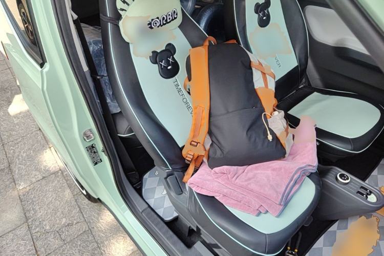 Used Wuling Hongguang MINIEV 2021 Macaron Fashion Model Lithium Iron Phosphate Right Front Seat