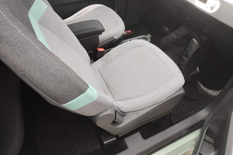 Used Wuling Hongguang MINIEV 2021 Macaron Premium Model – Lithium Iron Phosphate Right Front Seat