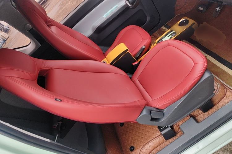 Used Wuling Hongguang MINIEV 2021 Macaron Fashion Model Lithium Iron Phosphate Right Front Seat