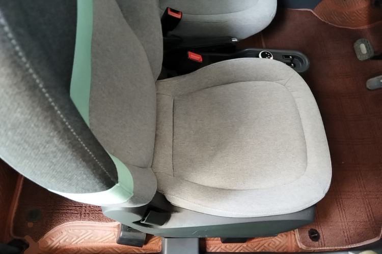 Used Wuling Hongguang MINIEV 2021 Macaron Premium Model – Lithium Iron Phosphate Right Front Seat