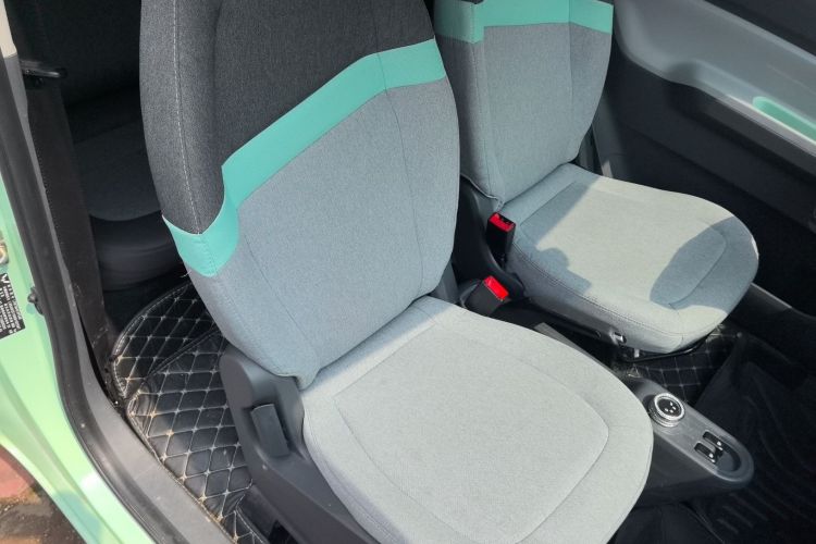 Used Wuling Hongguang MINIEV 2021 Macaron Fashion Model Lithium Iron Phosphate Right Front Seat