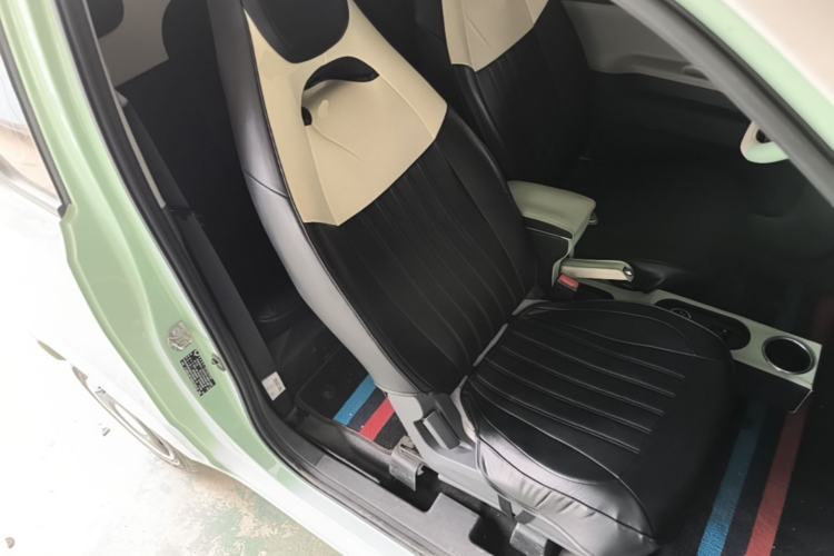 Used Wuling Hongguang MINIEV 2021 Macaron Fashion Model Lithium Iron Phosphate Right Front Seat