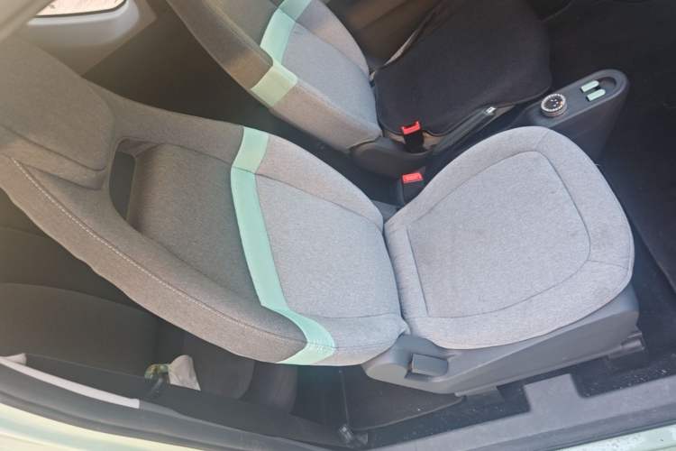 Used Wuling Hongguang MINIEV 2021 Macaron Fashion Model Lithium Iron Phosphate Right Front Seat
