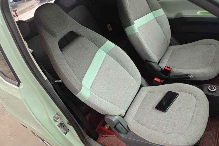 Used Wuling Hongguang MINIEV 2021 Macaron Fashion Model Lithium Iron Phosphate Right Front Seat