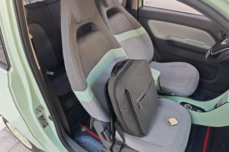 Used Wuling Hongguang MINIEV 2021 Macaron Fashion Model Lithium Iron Phosphate Right Front Seat