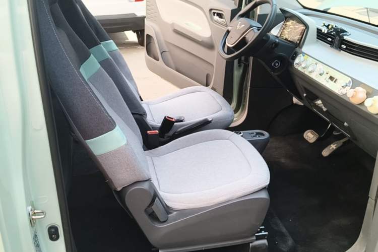 Used Wuling Hongguang MINIEV 2021 Macaron Premium Model – Lithium Iron Phosphate Right Front Seat