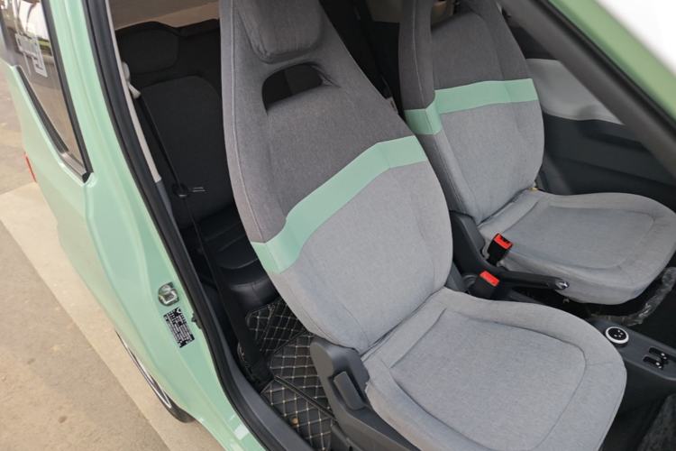 Used Wuling Hongguang MINIEV 2021 Macaron Fashion Model Lithium Iron Phosphate Right Front Seat