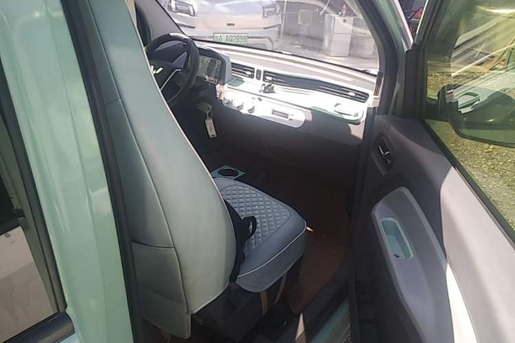 Used Wuling Hongguang MINIEV 2021 Macaron Premium Model – Lithium Iron Phosphate Right Front Seat