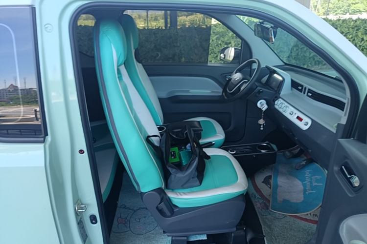Used Wuling Hongguang MINIEV 2021 Macaron Premium Model – Lithium-NMC Right Front Seat