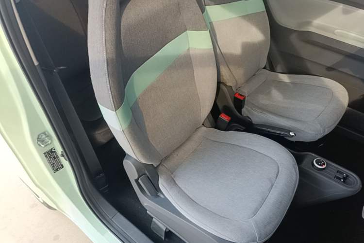 Used Wuling Hongguang MINIEV 2021 Macaron Fashion Model Lithium Iron Phosphate Right Front Seat