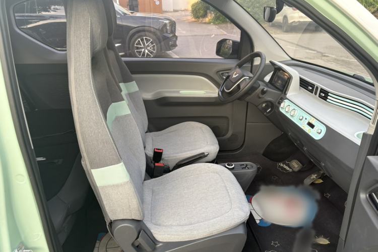 Used Wuling Hongguang MINIEV 2021 Macaron Sandwich Model 170 km Lithium Iron Phosphate Right Front Seat