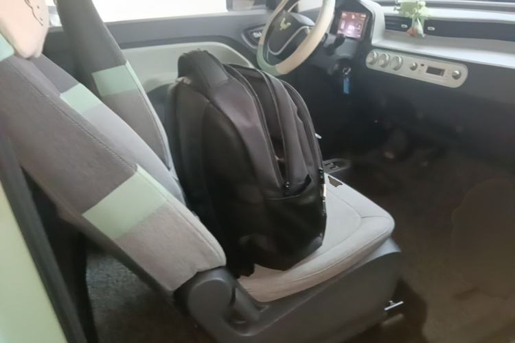 Used Wuling Hongguang MINIEV 2021 Macaron Fashion Model Lithium Iron Phosphate Right Front Seat