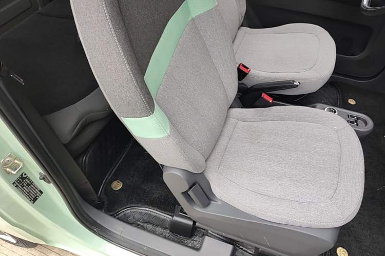 Used Wuling Hongguang MINIEV 2021 Macaron Premium Model – Lithium Iron Phosphate Right Front Seat
