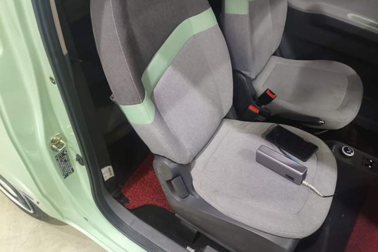 Used Wuling Hongguang MINIEV 2021 Macaron Fashion Model Lithium Iron Phosphate Right Front Seat